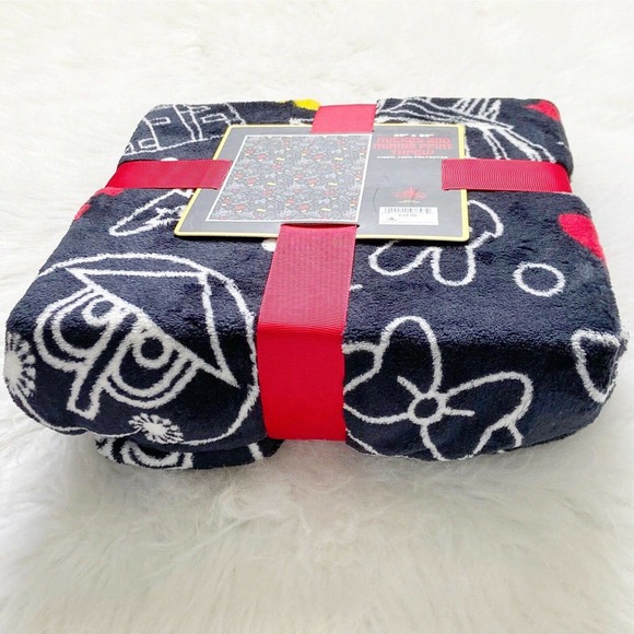Disney Parks Blanket Mickey Minnie Park Icons Castle Print Black Fleece Throw - Picture 6 of 7